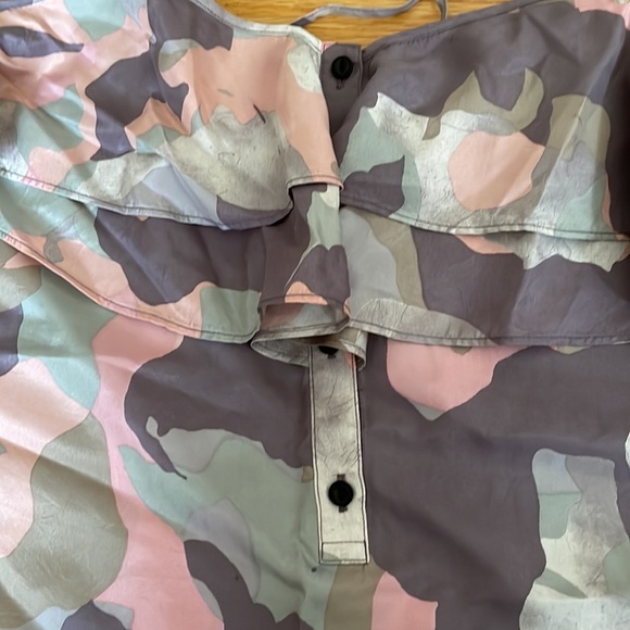 Banana Republic Silk Top - Picture 3 of 6